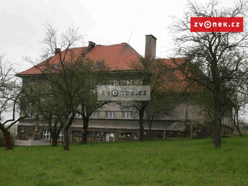 Prodej objektu bývalé školy v Heřmanicích u Polomi
