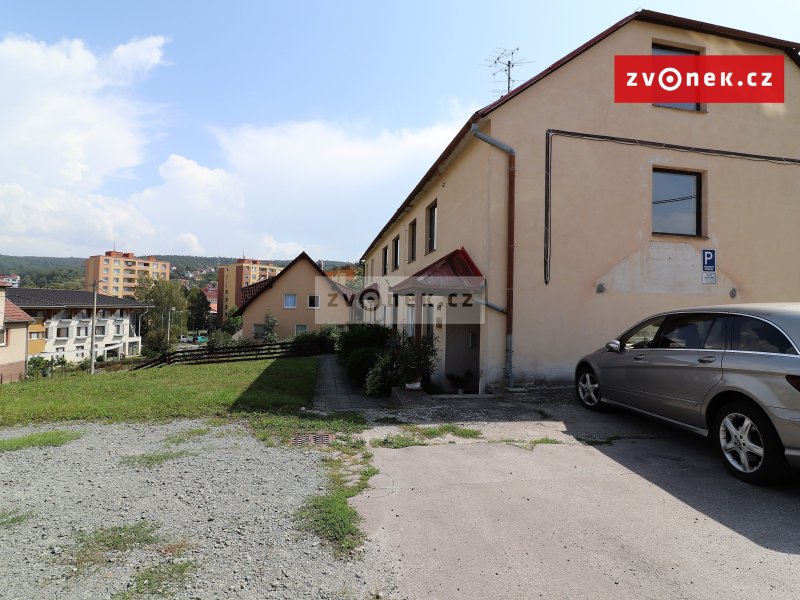 Prodej prostorného bytu 1+1 po rekonstrukci v Luhačovicích, CP 53m2 + 2 sklepy, parkování.
