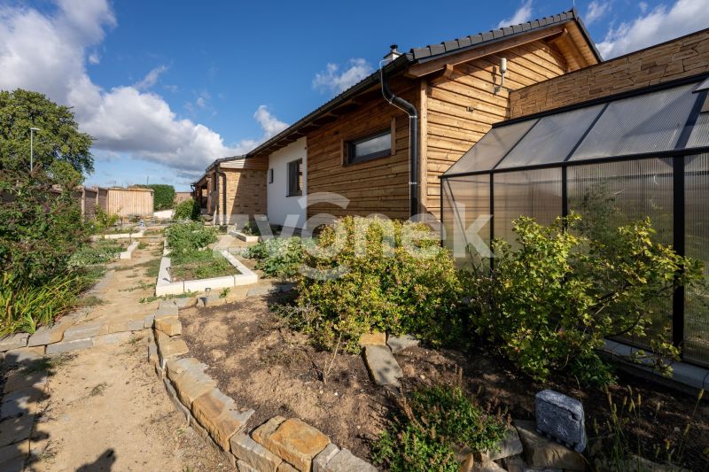 Prodej rodinného domu 4+kk, 191 m², Zádveřice-Raková