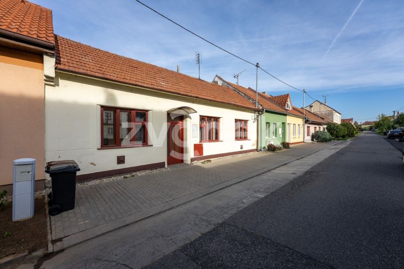 Rodinný dům Uherský Ostroh, hezká zahrada, garáž