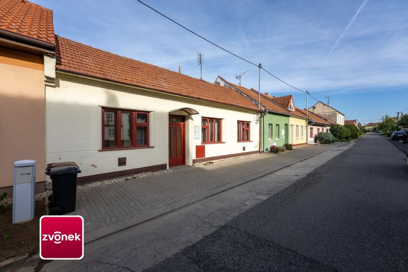 Rodinný dům Uherský Ostroh, hezká zahrada, garáž