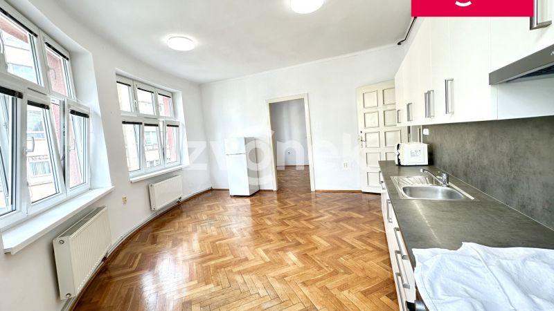 Pronájem bytu 3+1 v centru Zlína, ul. Soudní ( Náměstí Míru )