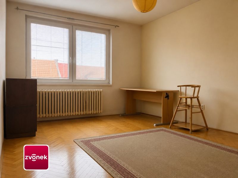 Prodej prostorného rodinného domu s garáží, terasou a zahradou - Ostrožská Nová Ves, ul. Nová