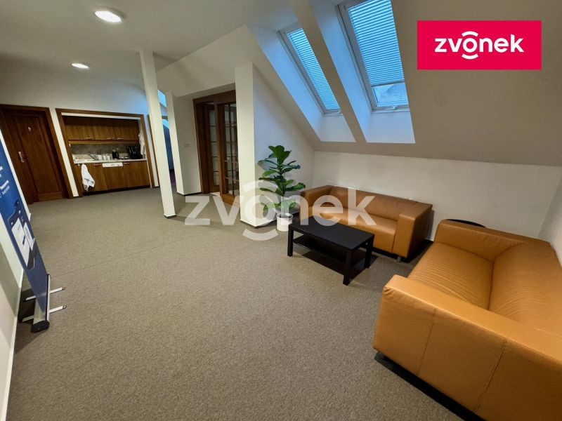 Pronájem kanceláře 460 m², Zlín