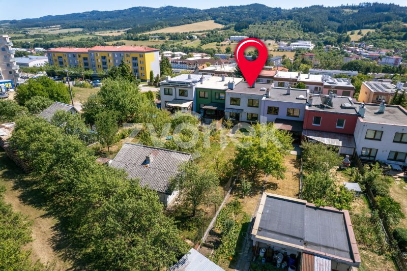 Prodej řadového rodinného domu se zahradou a garáží ve Valašských Kloboukách