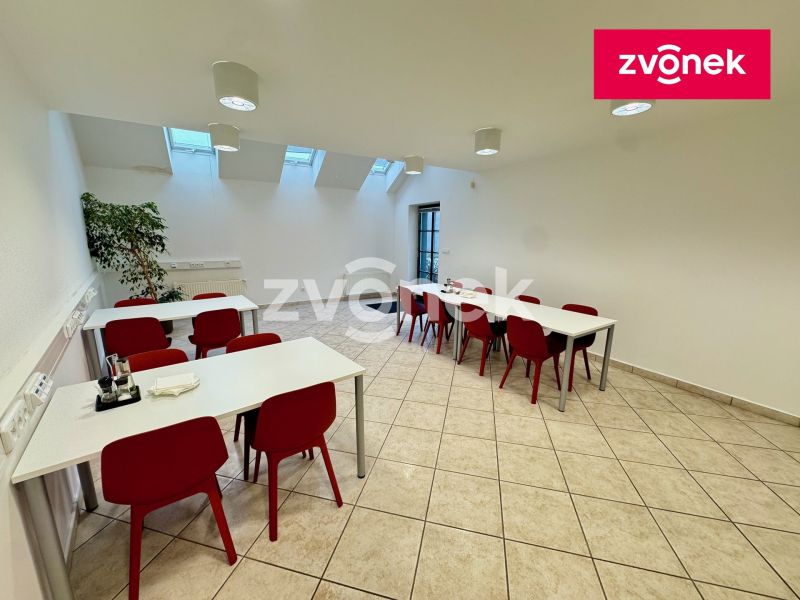 Pronájem kanceláře 460 m², Zlín