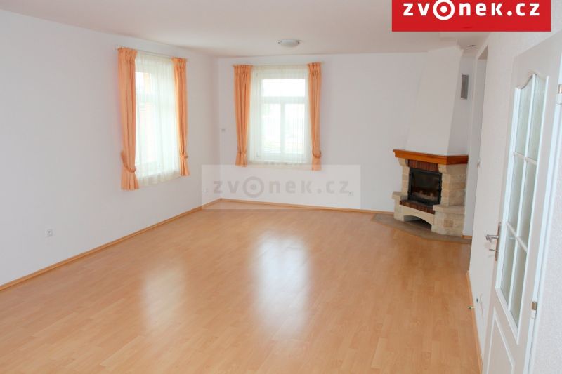 Pronájem rodinného domu 200 m², Zlín