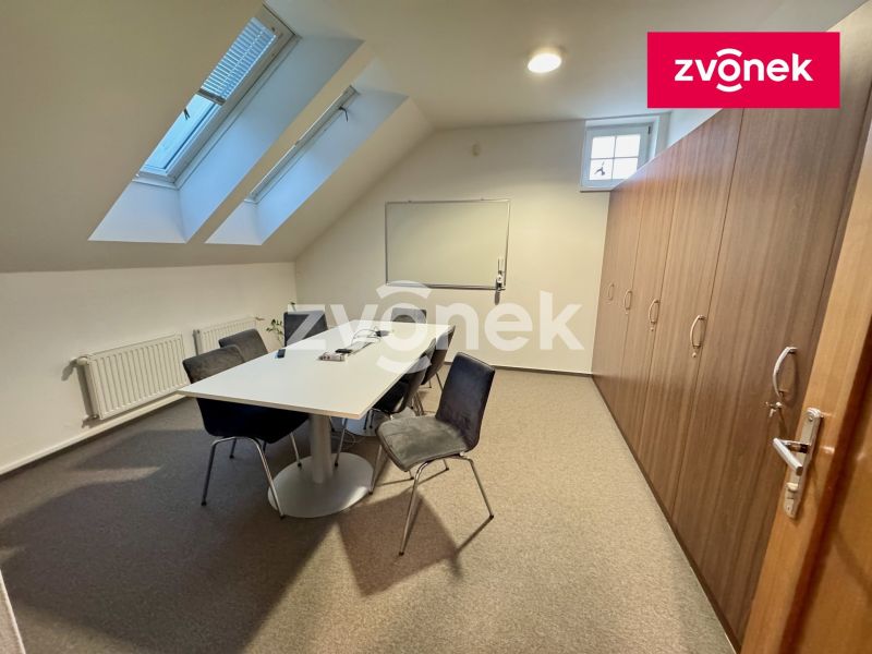Pronájem kanceláře 460 m², Zlín