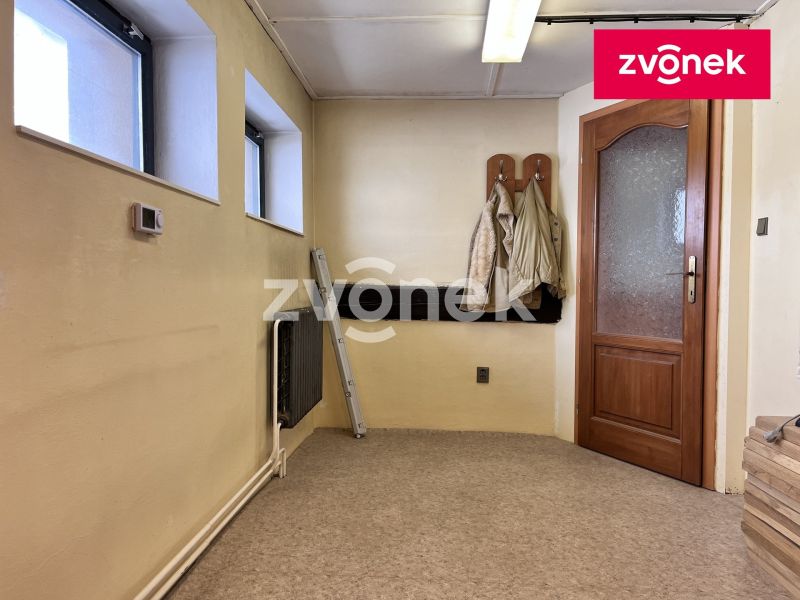 Pronájem skladu 210 m², Sazovice