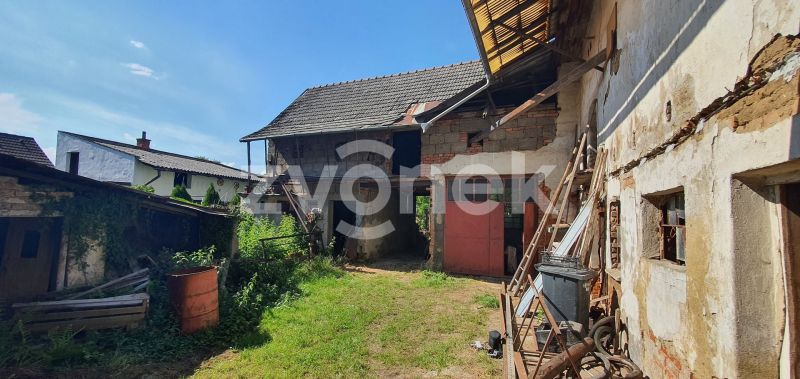 Prodej rodinného domu 300 m², Tečovice
