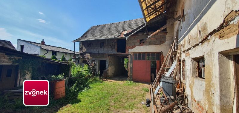 Prodej rodinného domu 300 m², Tečovice