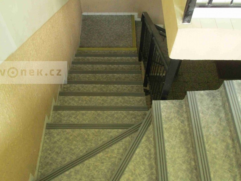 Pronájem kanceláří ul. Průmyslová v Uh. Hradišti.