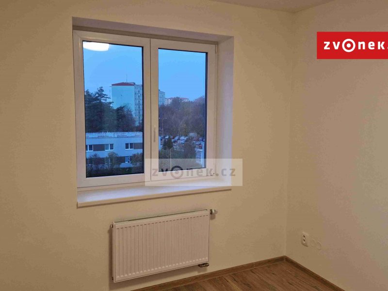 Pronájem novostavby bytu 2+kk ve Štěpnicích vedle nemocnice.