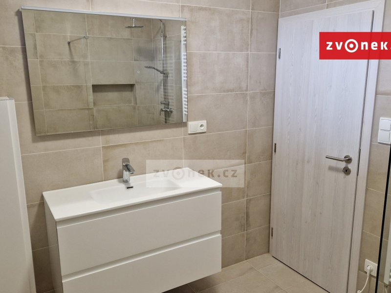 Pronájem bytu 3+kk na Zahrádkách s dvěma velkými terasami.