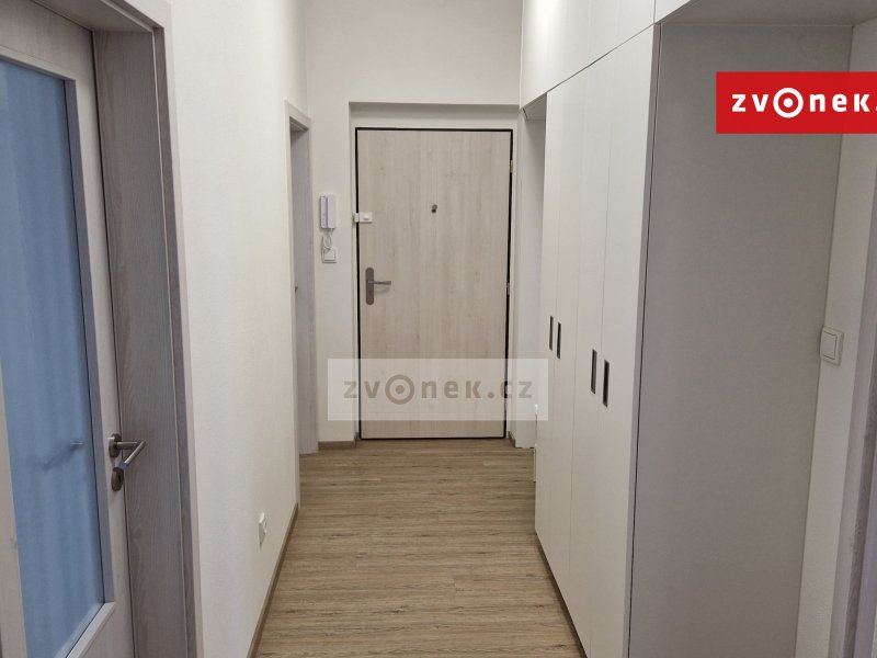 Pronájem bytu 3+kk na Zahrádkách s dvěma velkými terasami.