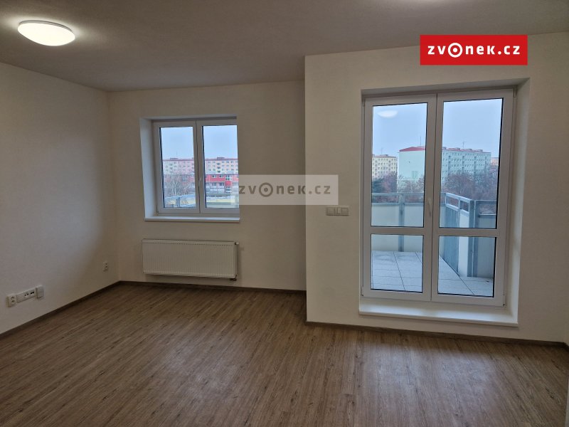 Pronájem bytu 3+kk na Zahrádkách s dvěma velkými terasami.