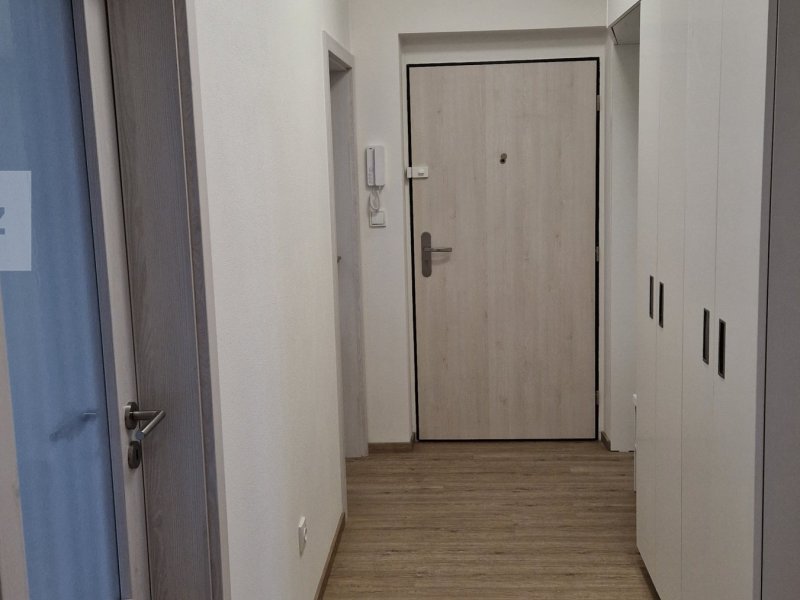Pronájem bytu 3+kk na Zahrádkách s dvěma velkými terasami.