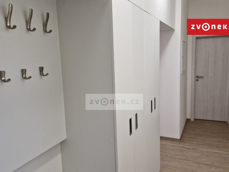 Pronájem bytu 3+kk na Zahrádkách s dvěma velkými terasami.