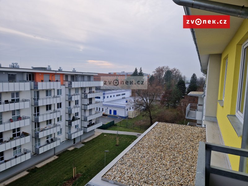 Pronájem novostavby bytu 3+kk ve Štěpnicích.