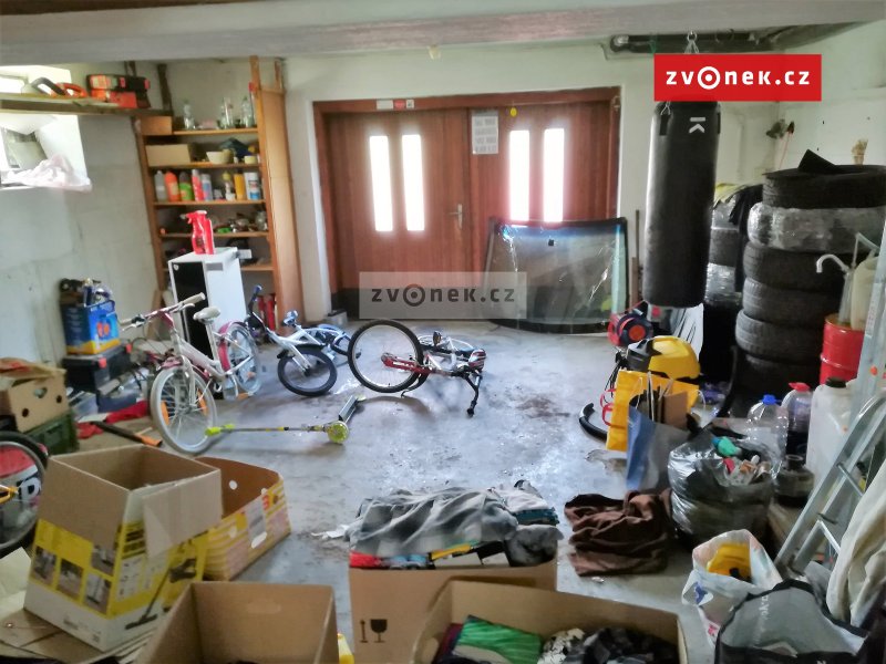 Pronájem velké garáže 23m2, lokalita Zlín - Prštné.