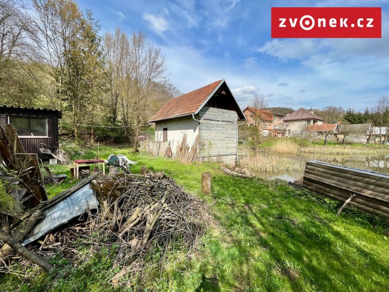 Rybářská chata s rybníkem a pozemky