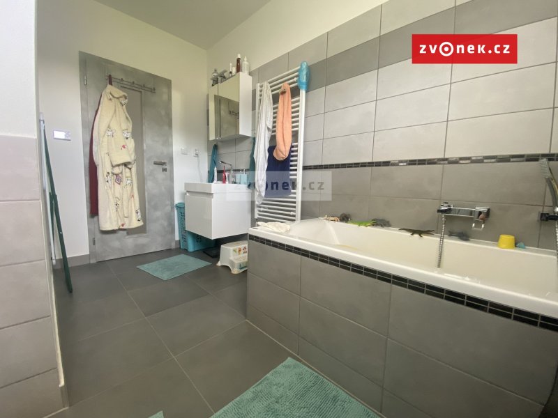 Pronájem rodinného domu, Hostišová