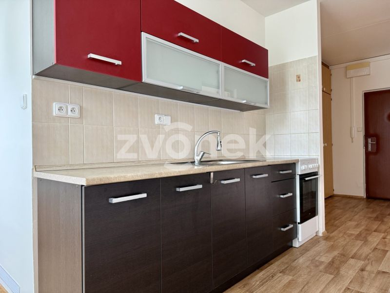 Pronájem bytu 2+1 60 m², Zlín - Prštné
