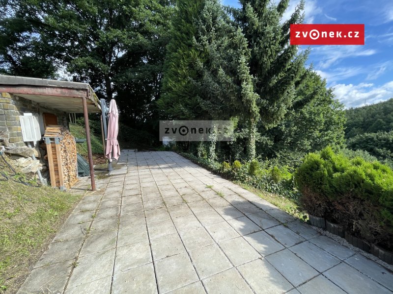 Rozestavěná chata (dokončený suterén) se zahradou, pěkné a klidné místo v Bohuslavicích u Zlína