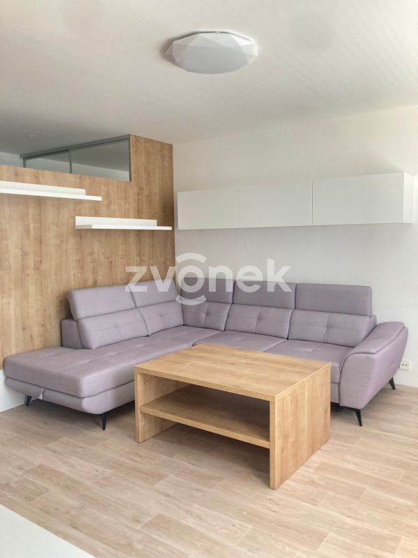 Luxusní, kompletně vybavený byt 3+1 po rekonstrukci, Budovatelská, Zlín – PRVNÍ NÁJEMCE