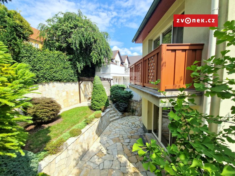 Pronájem rodinného domu Zlín - Na Výsluní, garáž, zahrada