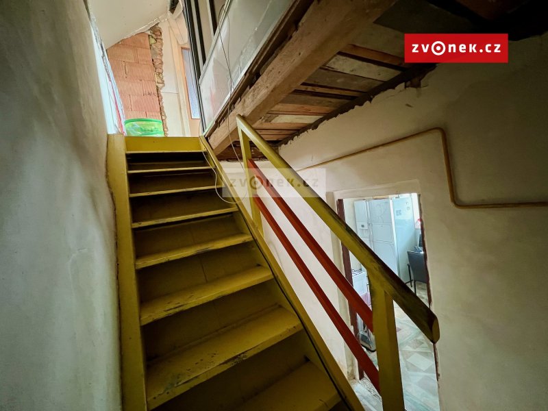 Prodej rodinného domu Fryšták u Zlína, zahrada, garáž.