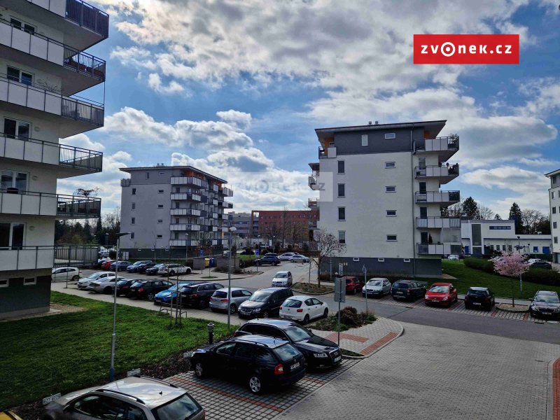 Pronájem nového bytu 1+kk ve Štěpnicích vedle nemocnice.