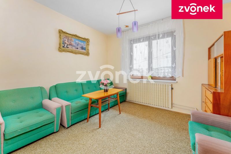 Prodej řadového rodinného domu s garáží a zahradou ve Slavičíně