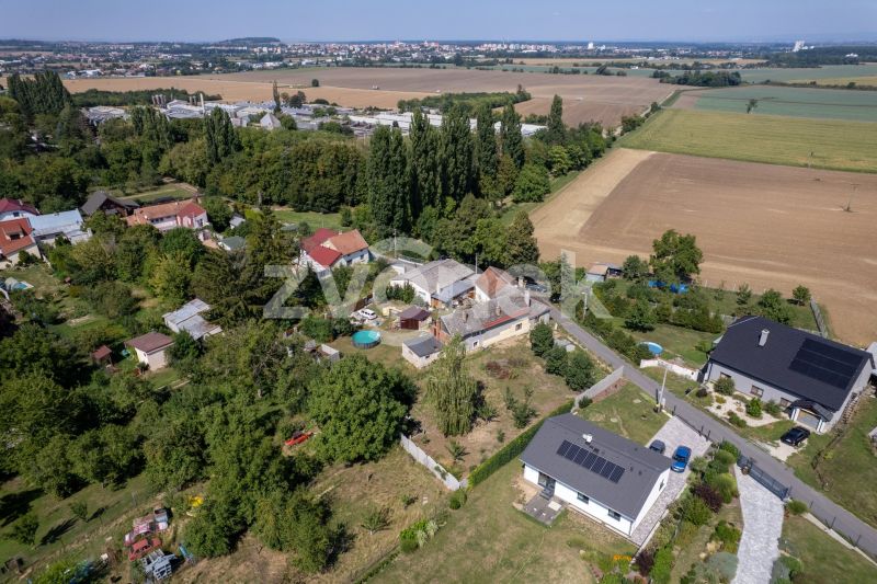Prodej stavebního pozemku 800 m², Kroměříž - Těšnovice
