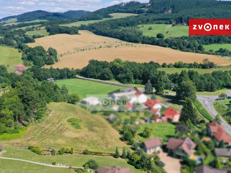 Prodej stavebního pozemku 1453 m² v Březůvkách jako součást souboru pozemků o celkové rozloze 6443 m² !