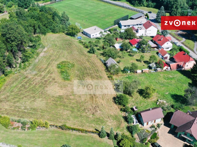 Prodej stavebního pozemku 1453 m² v Březůvkách jako součást souboru pozemků o celkové rozloze 6443 m² !