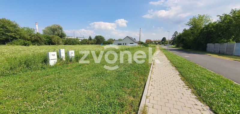 Prodej stavebního pozemku 1 053 m², Hulín