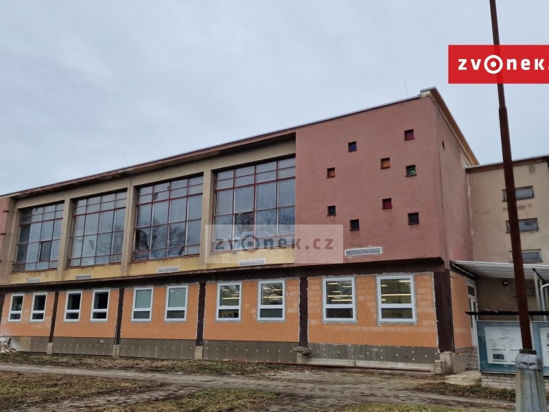 Přízemí - nebytový prostor 50 - 120m2 ve Veselí nad Moravou