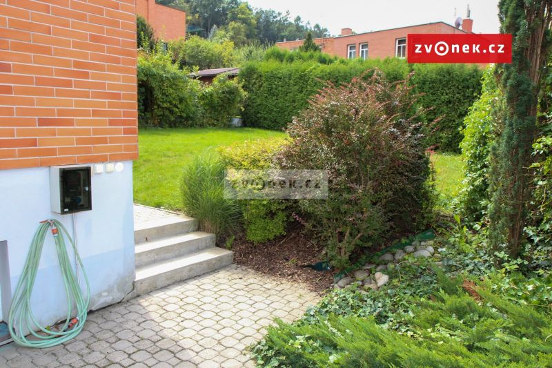 Pronájem rodinného domu 200 m², Zlín