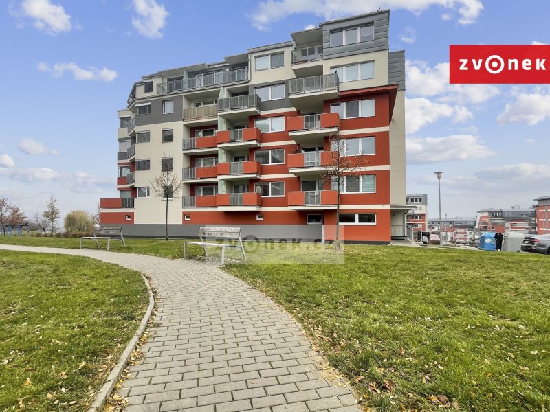 Pronájem moderního bytu 2+kk v novostavbě s velikým balkonem, ulice Zelinova