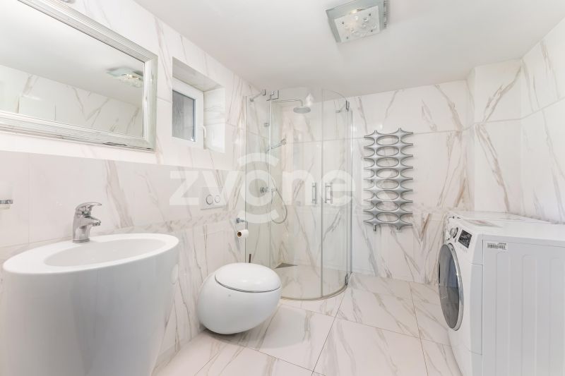 Prodej rodinného domu 258 m², Všemina