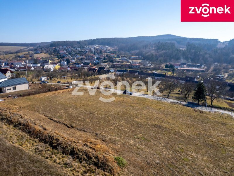 Stavební pozemek, zasíťovaný, Racková u Zlína