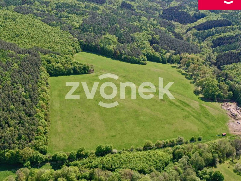 Prodej pozemků mezi obcemi Březolupy a Šarovy.