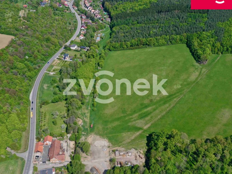 Prodej pozemků mezi obcemi Březolupy a Šarovy.
