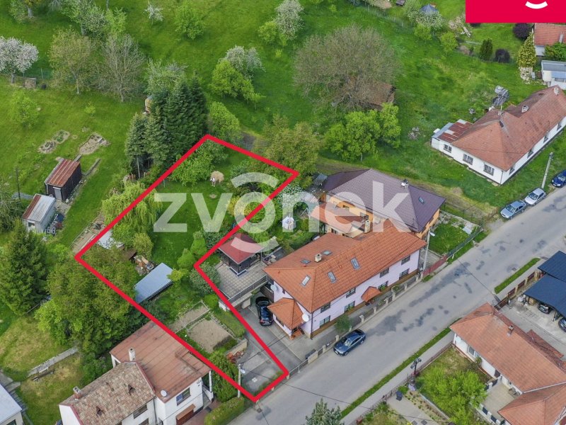 Toužíte po klidu Želechovic, ale s rychlým dosahem Zlína a výrazně nižší cenou? Nově v nabídce stavební pozemek 685m² ve Výpustě