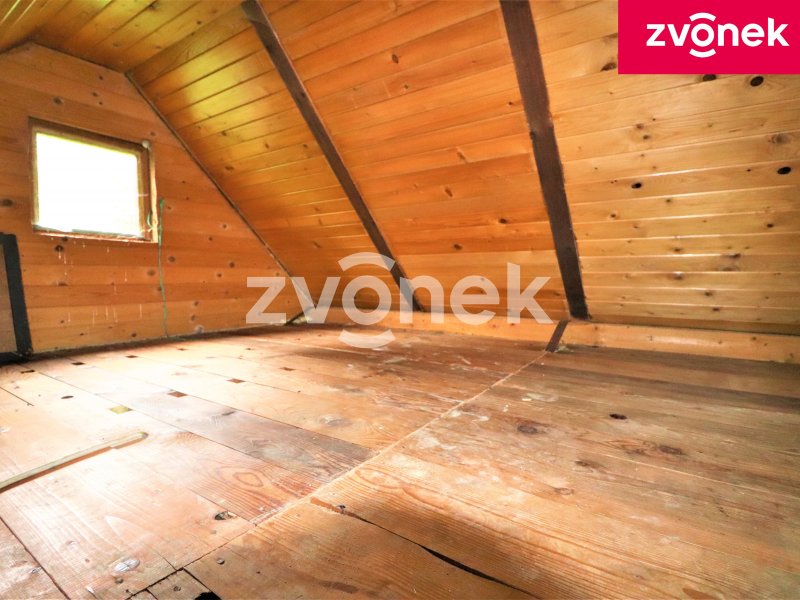 Prodej pozemku se zahradní dřevěnou chatou v Brumově