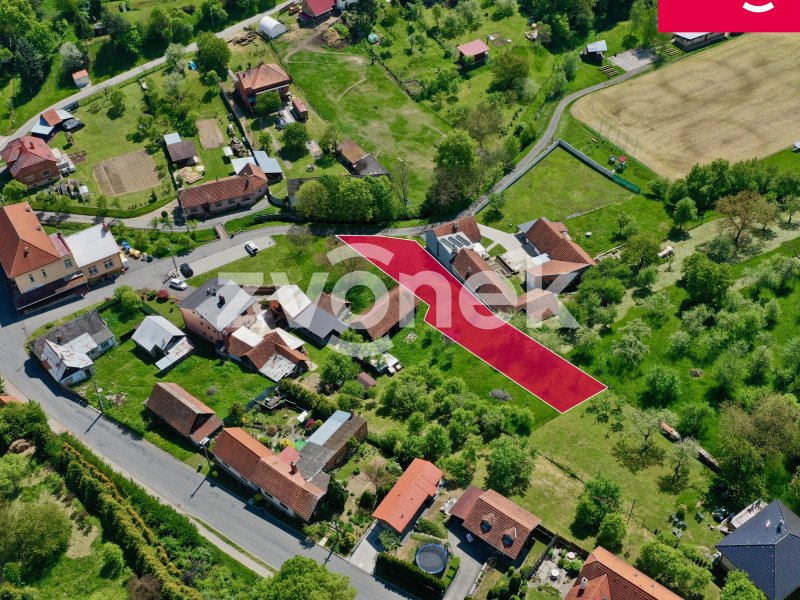 Pozemek Dobrkovice - centrum obce, pěkná a klidná lokalita