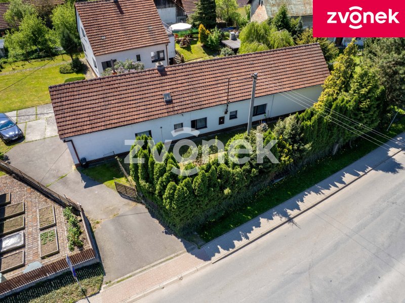 RD v centru obce Zádveřice