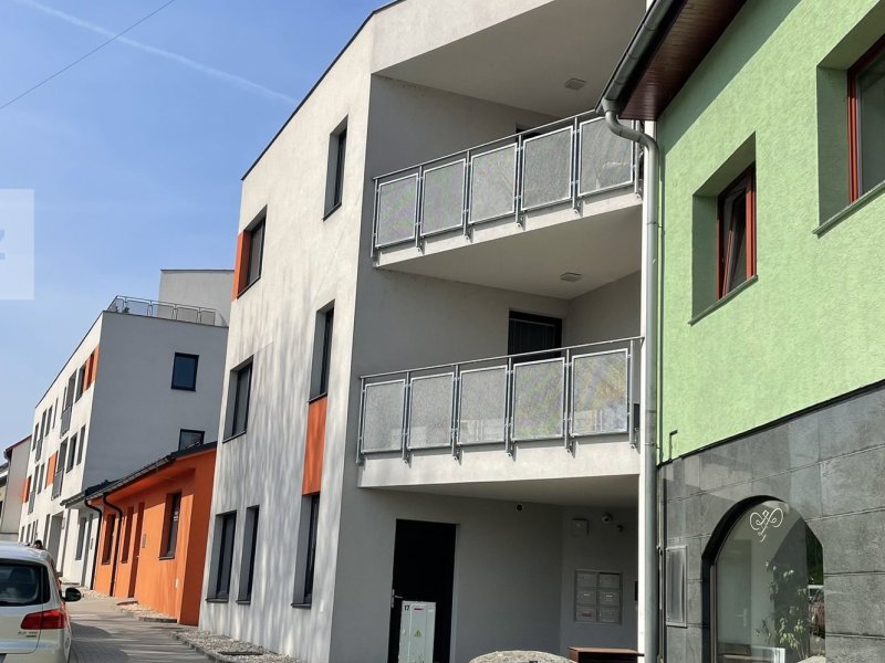 Exkluzivní byt 2+kk s terasou, garážové stání, Malenovice