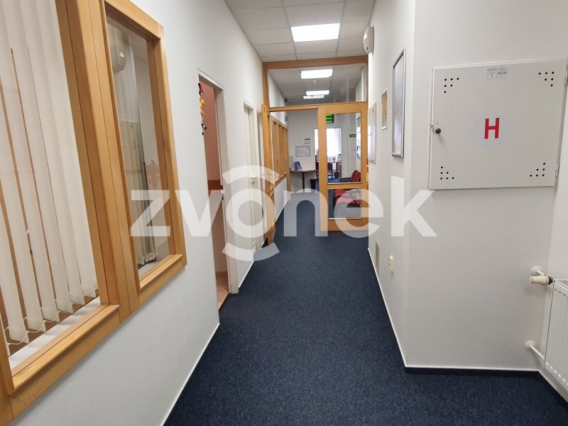 Pronájem exkluzivních komerčních prostor v centru Zlína, 370 m²
